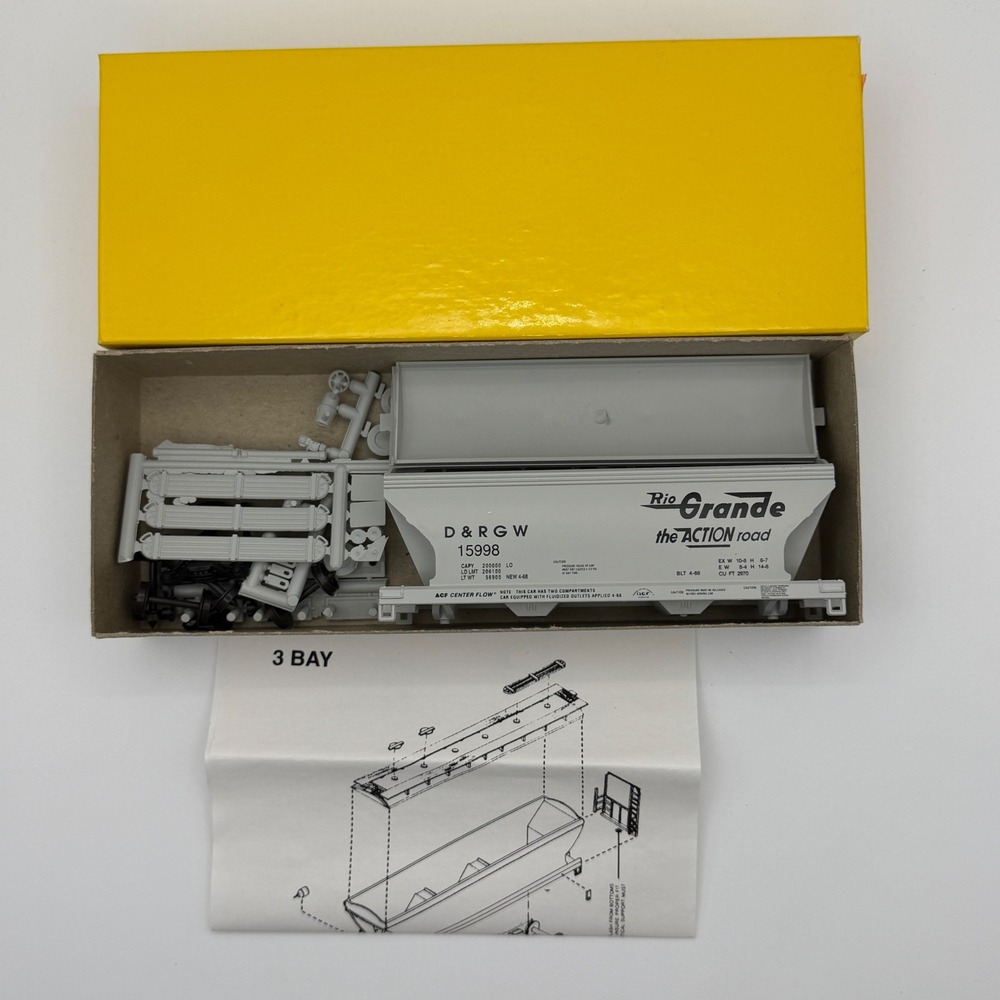 McKean‎ Models D&RGW 2-Bay Covered Hopper HO Scale Gray Unassembled Kit 15998